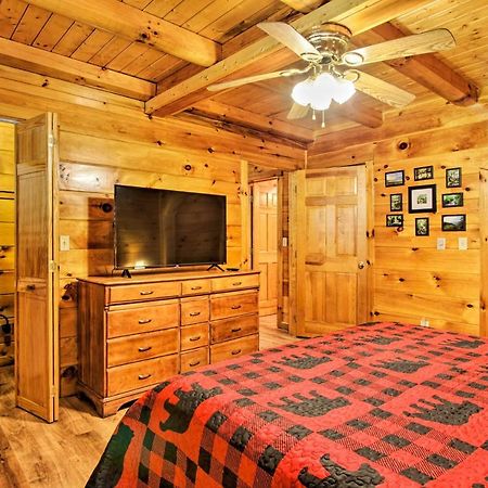 Charming Pigeon Forge Cabin With Private Hot Tub! Sevierville Exterior photo
