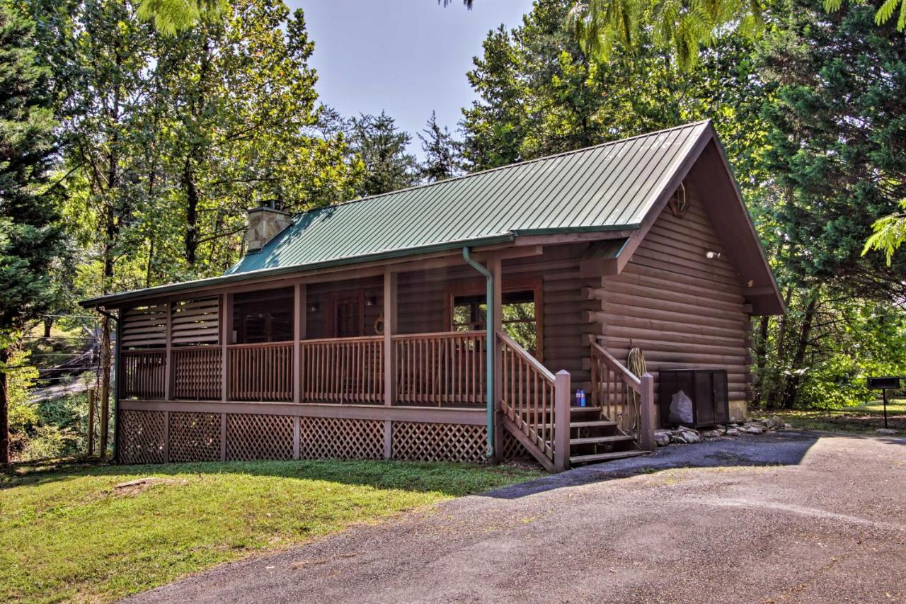 Charming Pigeon Forge Cabin With Private Hot Tub! Sevierville Exterior photo