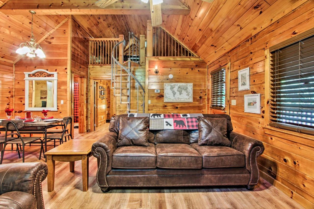Charming Pigeon Forge Cabin With Private Hot Tub! Sevierville Exterior photo