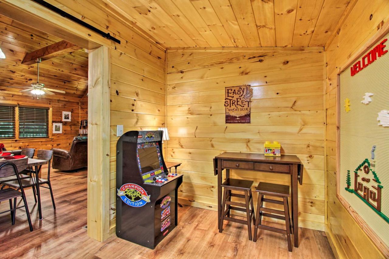 Charming Pigeon Forge Cabin With Private Hot Tub! Sevierville Exterior photo