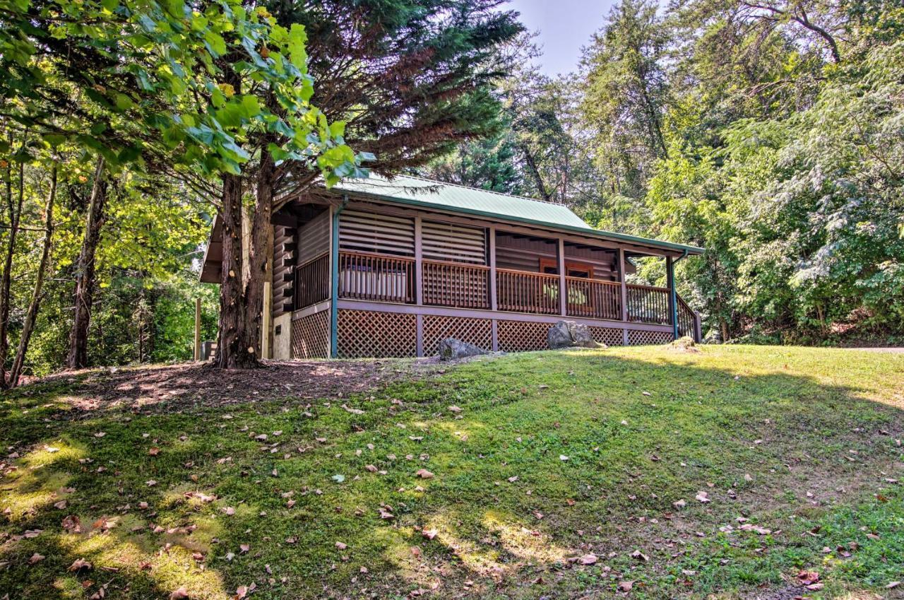 Charming Pigeon Forge Cabin With Private Hot Tub! Sevierville Exterior photo