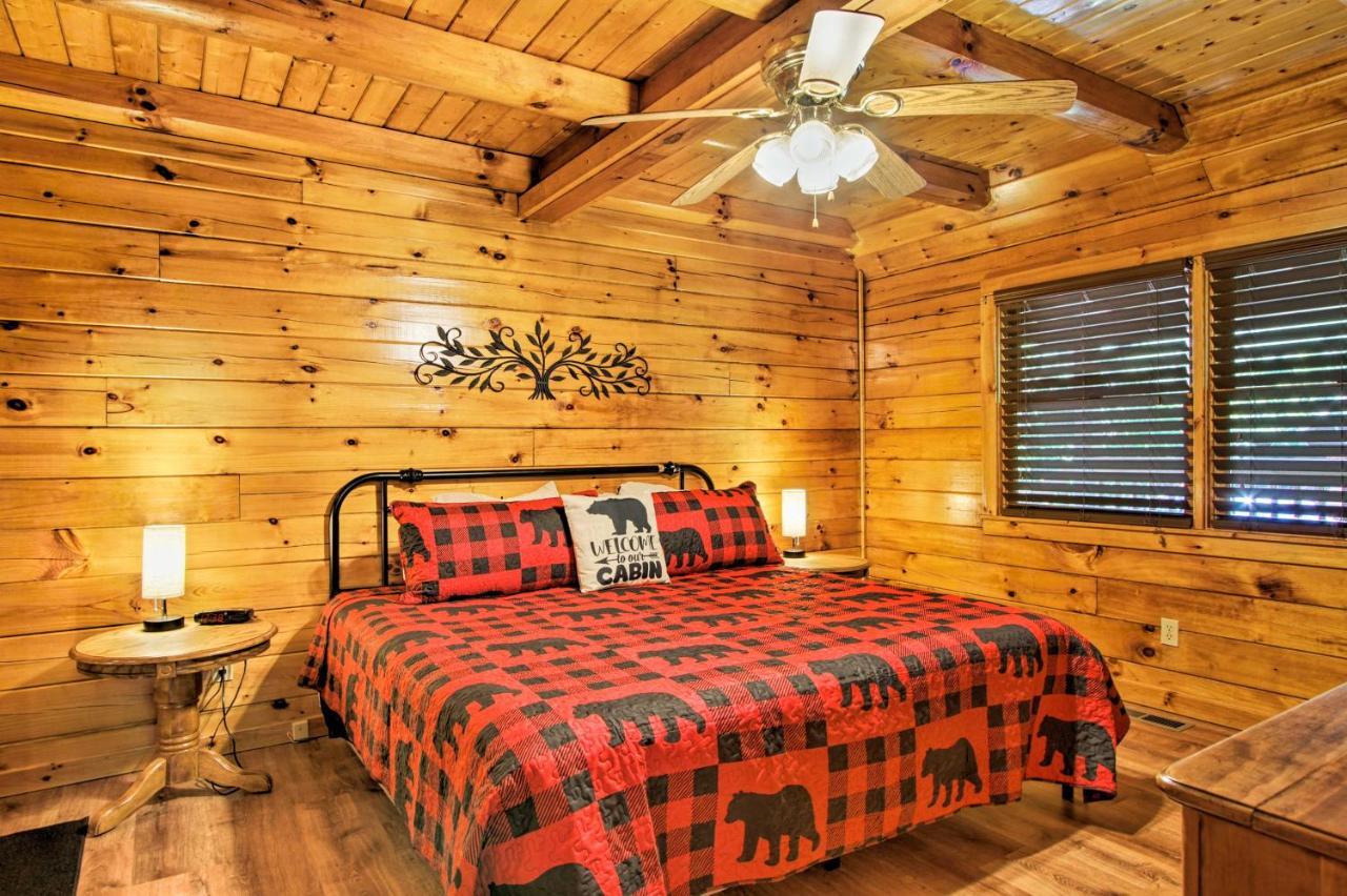 Charming Pigeon Forge Cabin With Private Hot Tub! Sevierville Exterior photo